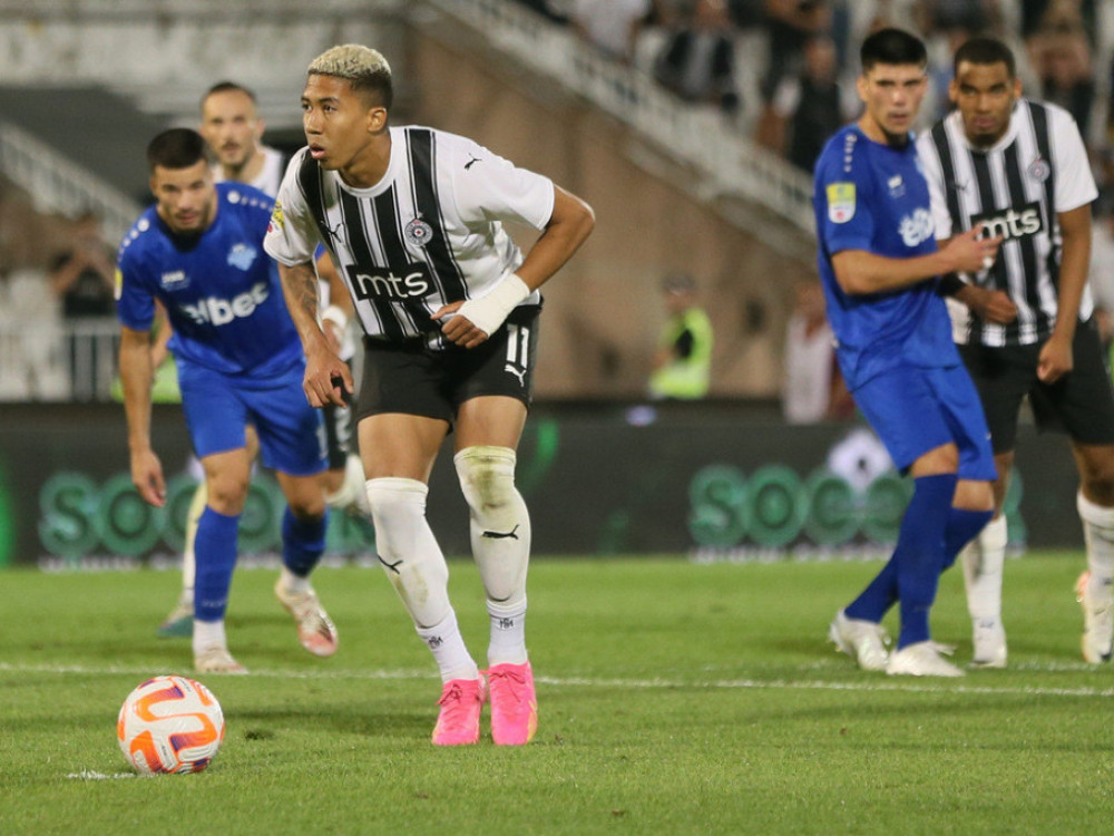 Partizan gubio sa dva gola, ali "obrnuo" Radnik i preskočio Crvenu zvezdu: Natho junak pobede sa penala