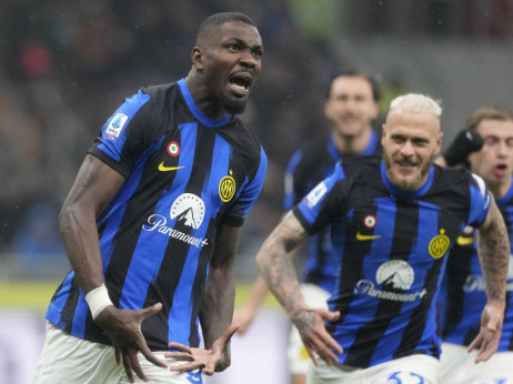 (VIDEO) Inter u derbiju "prišio" drugu zvezdicu: "Neroazuri" pobedom nad Milanom stigli do 20. titule u Seriji A