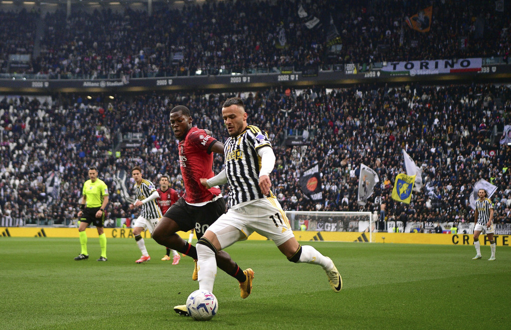 Fudbaler Juventusa, FIlip Kostić na utakmici protiv Milana