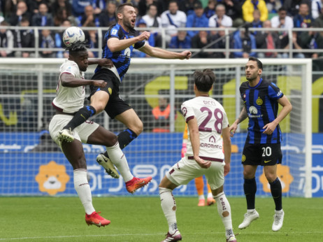 Šampion Italije slavio golovima Čalhanoglua protiv Torina
