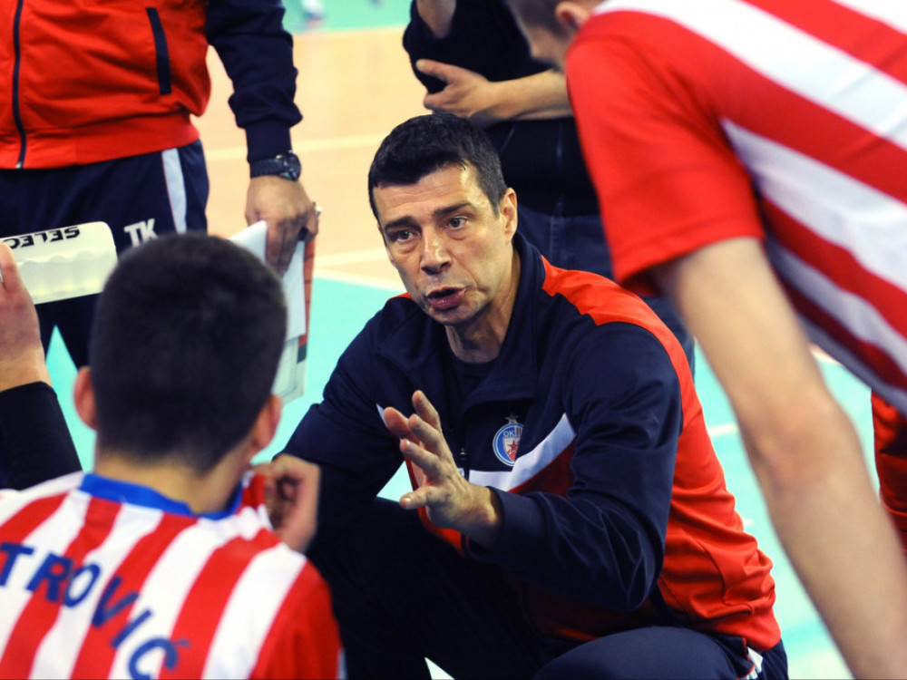 Bivši trener Crvene zvezde Dragan Kobiljski deli savete igračima
