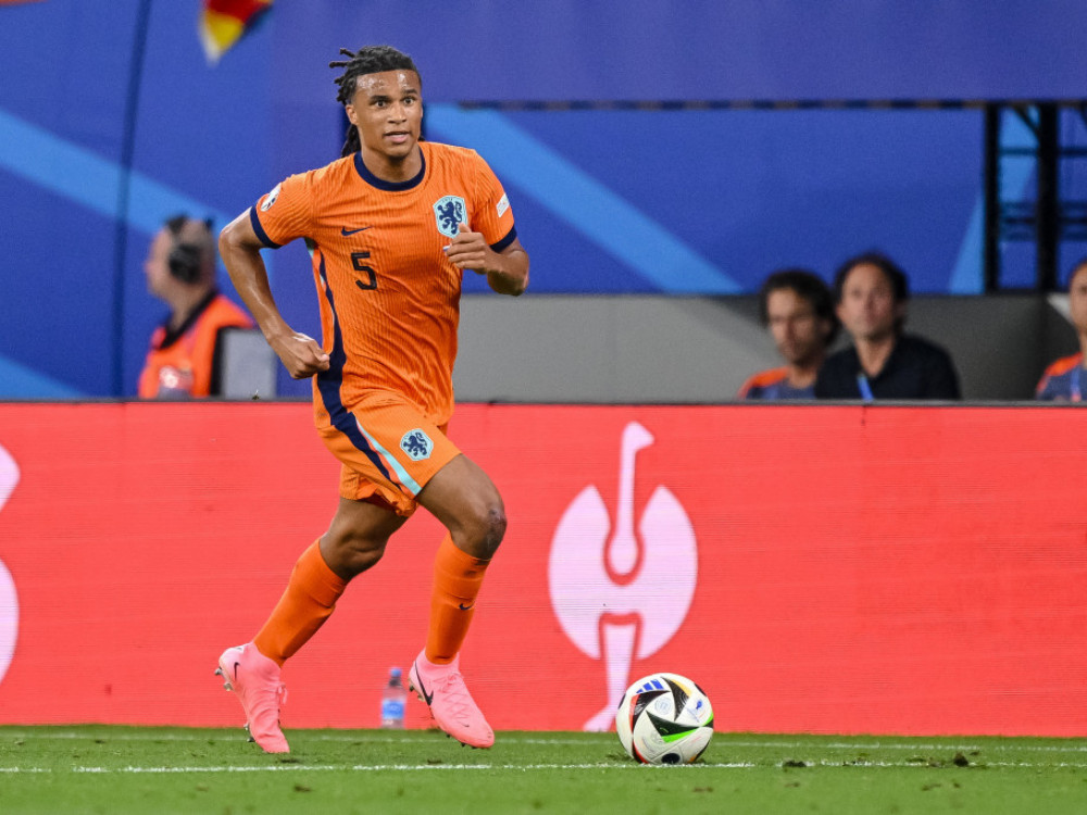 Nejtan Ake, fudbaler Holandije, kojoj odgovara bod i protiv Austrije