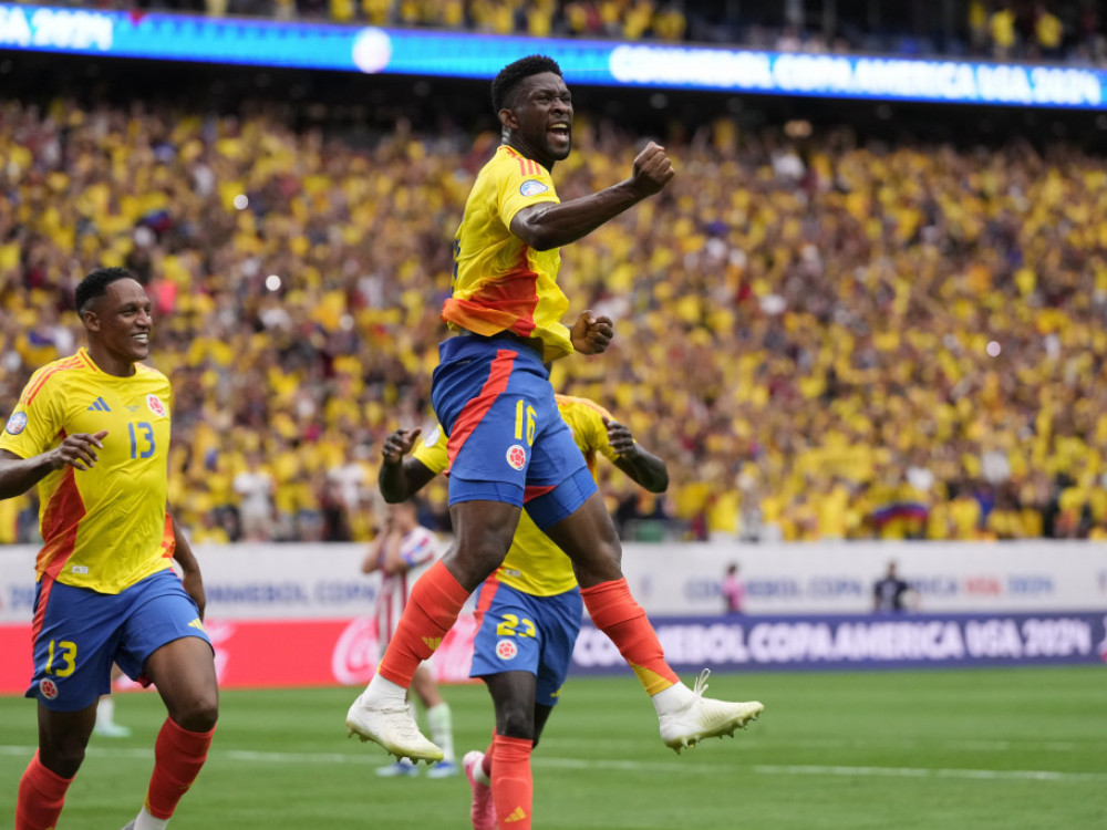 Fudbaler Kolumbije slavi pogodak protiv Paragvaja na meču Kopa Amerike