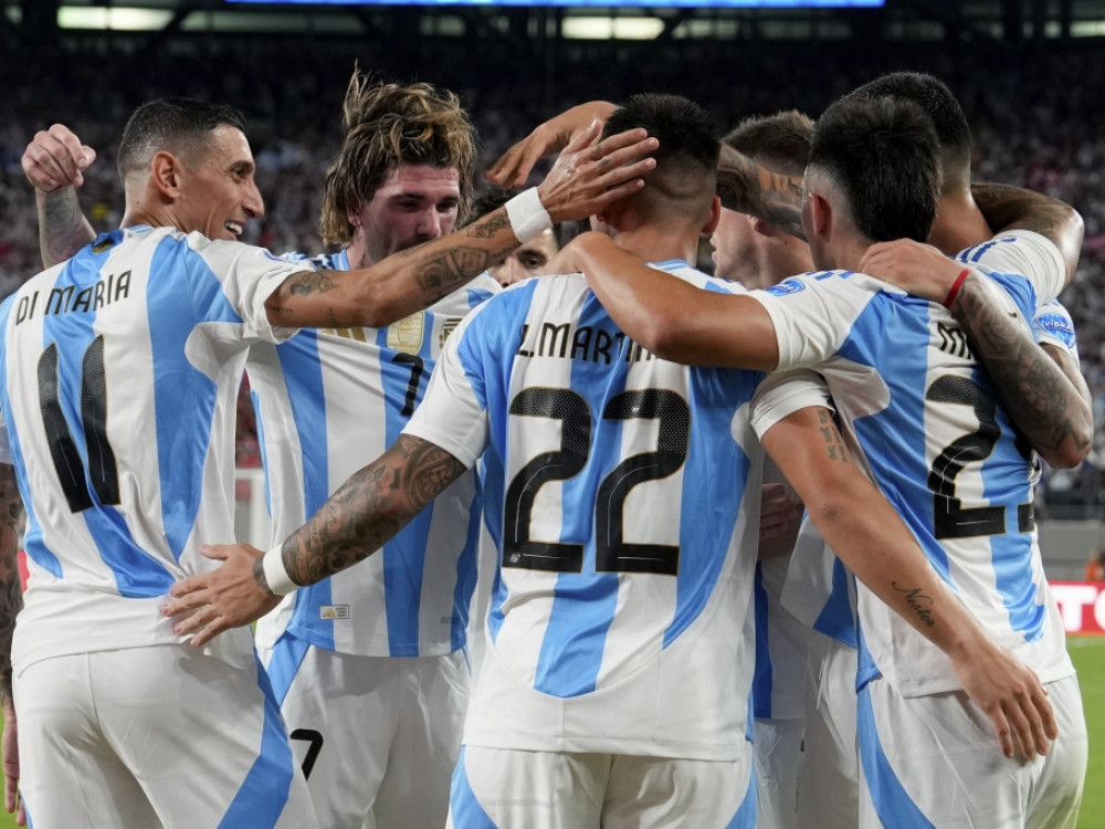 Argentina slavila protiv Čilea golom Martineza