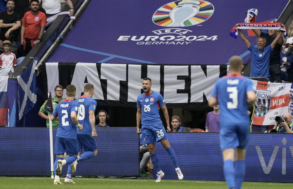 Radost fudbalera Slovačke nakon vodećeg gola protiv Engleske u osmini finala EURO
