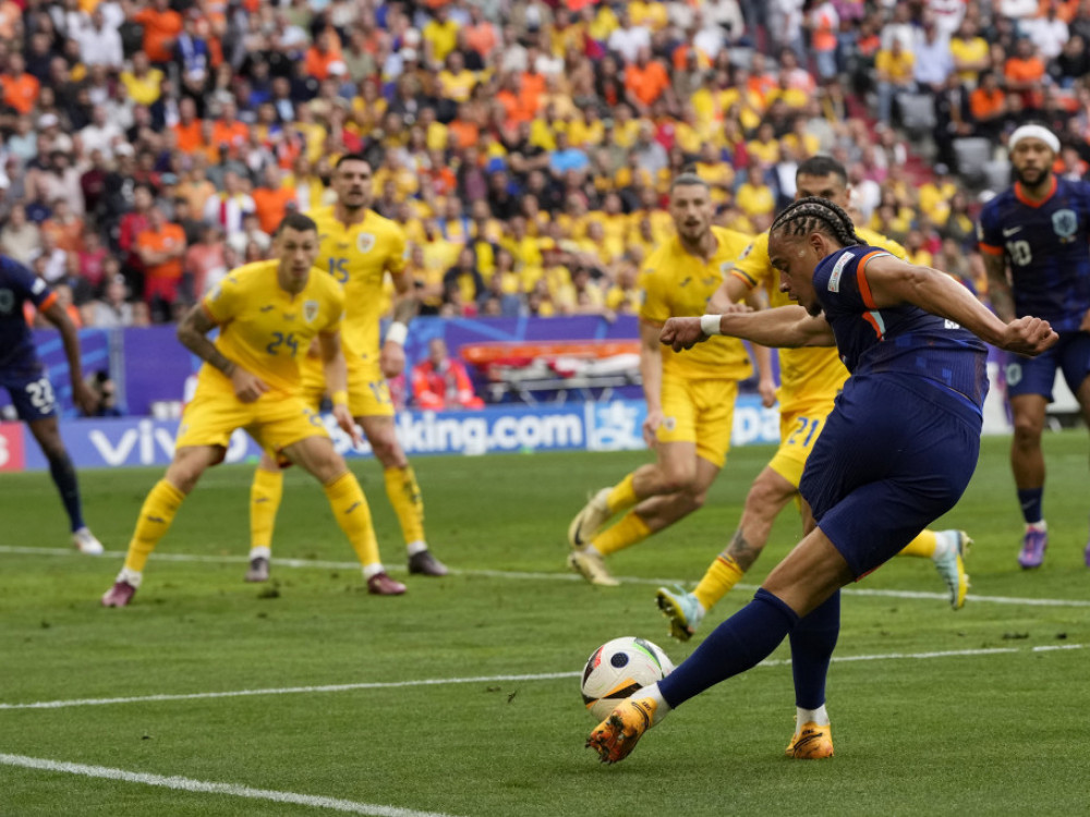 Kodi Gakpo, holandski fudbaler, obeležio pobedu svog tima nad Rumunijom na EURO