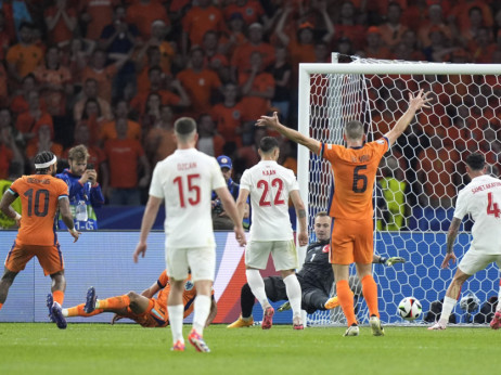 UEFA EURO (četvrtfinale): Holandija - Turska 2:1 (0:1)