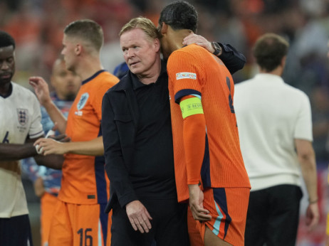 VAR uništava fudbal, nije bio penal za Englesku: Selektor Holandije digao glas