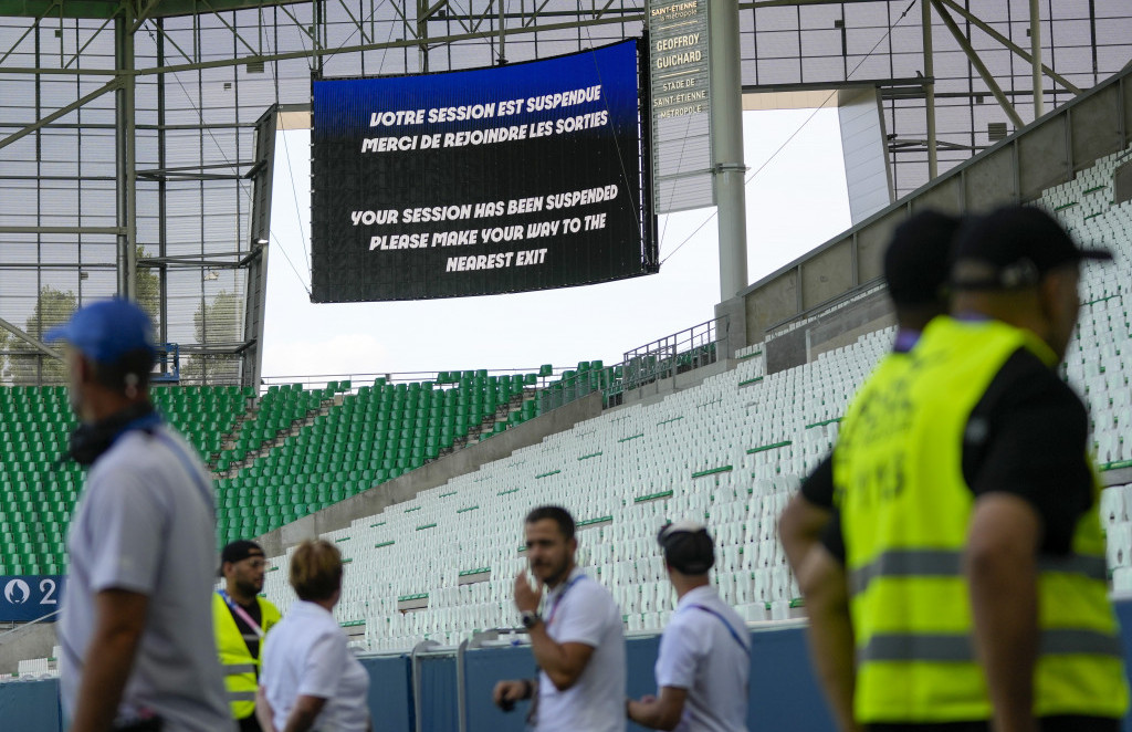 Obaveštenej na semaforu da je utakmica Argentina - Maroko prekinuta