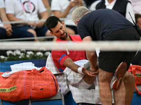 Medalja je na dohvat ruke, ali je Đoković baš zabrinut: Molim se Bogu da sve bude u redu