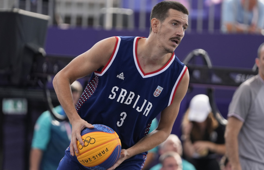 Strahinja Stojačić, srpski basketaš