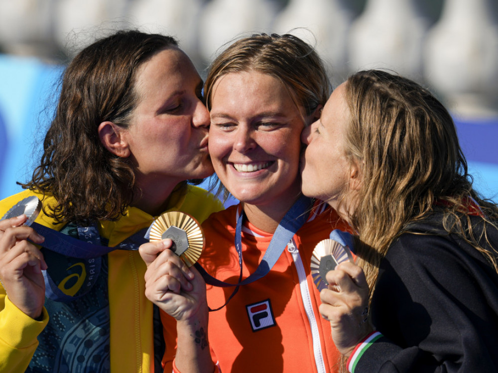 Šeron Van Ruvendal slavi zlatnu medalju na igrama u Parizu