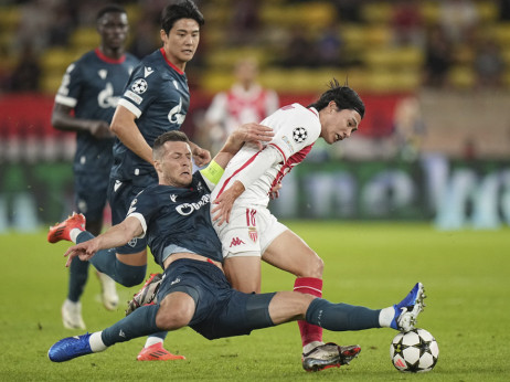 (UŽIVO, VIDEO) Monako - Crvena zvezda 2:1 (poluvreme): Dve greške, dve kazne