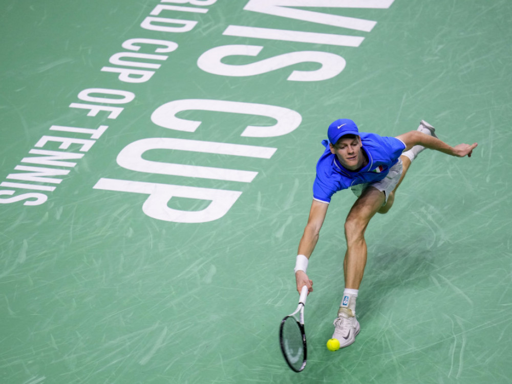 Janik Siner, italijanski teniser, doneo svom timu poen za finale Dejvis kupa