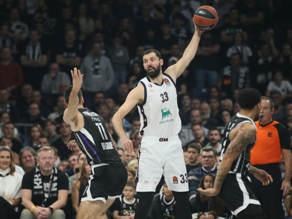 Nikola Mirotić u dresu Olimpije iz Milana na meču sa Partizanom u Beogradskoj Areni