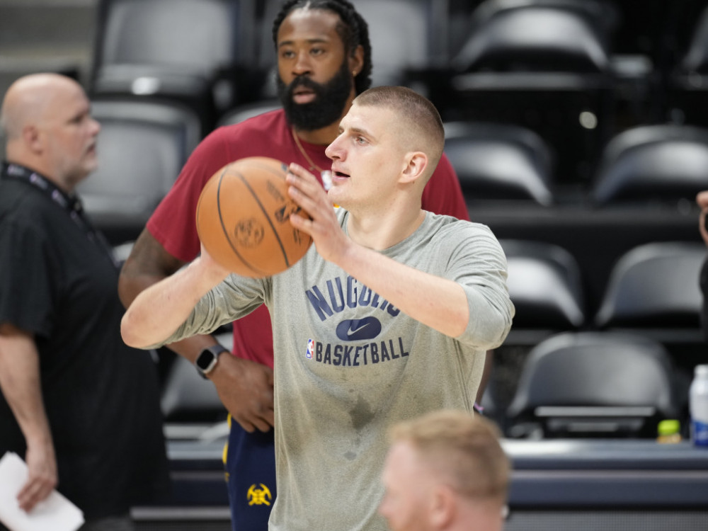 Nikola Jokić i Deandre Džordan, košarkaši Denvera, sjajno se zabavljaju na treninzima