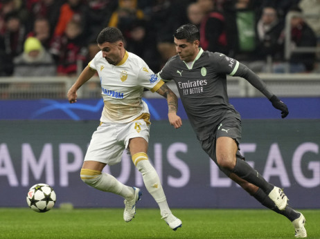 (UŽIVO, VIDEO) Milan - Crvena zvezda 1:0: Može li Mirko Ivanić nešto da promeni?