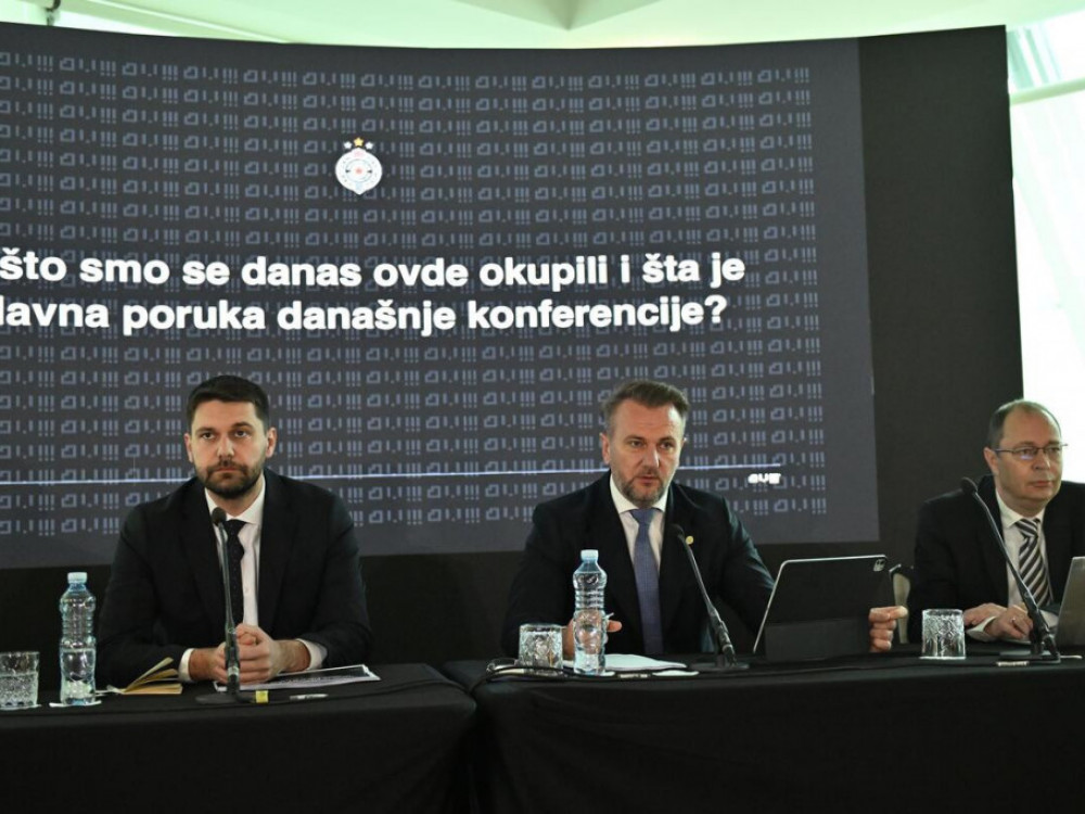 Ostoja Mijailović na konferenciji za medije o finansijskom stanu KK Partizan