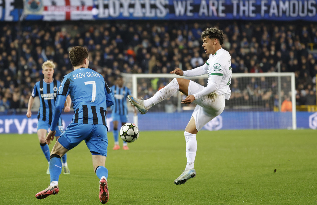 Skov Olsen u duelu sa Maksimilijanom Arauhom iz Sportinga