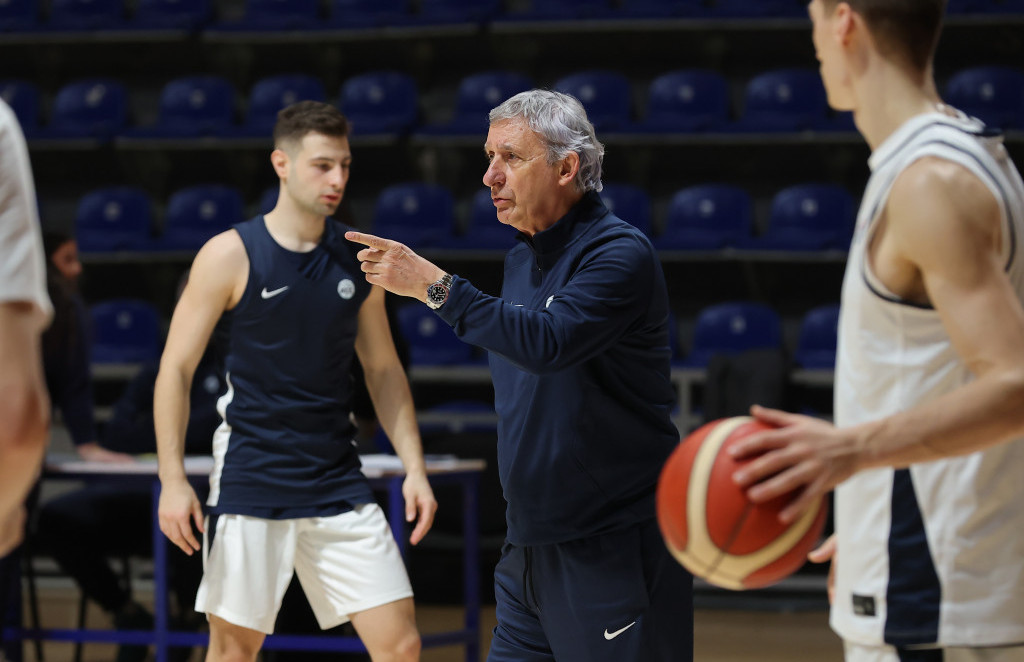 Svetislav Pešić daće šansu i mlađim igračima