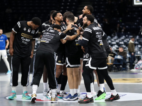 (UŽIVO) Partizan - Efes (20.45): Meč koji menja sezonu i jednima, i drugima...