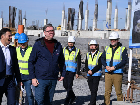 (FOTO) Aleksandar Vučić: Nacionalni stadion u Surčinu gradimo po najvišim svetskim standardima